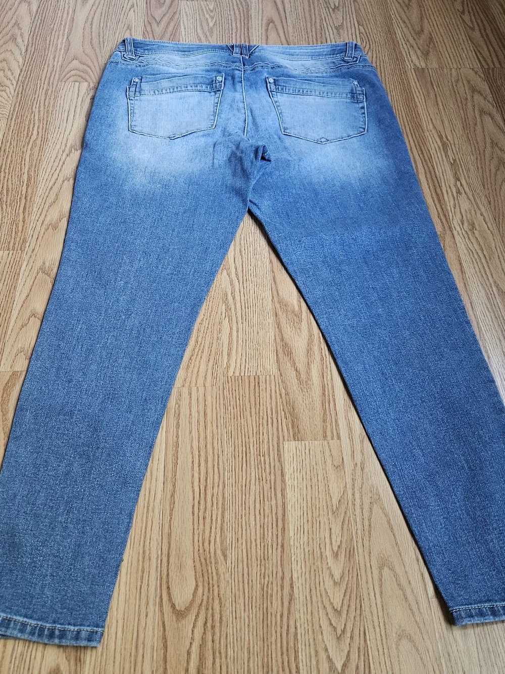 ​Democracy "Ab" Technology Distressed Embellished Skinny Jeans - Size 10 - Picture 11 of 16